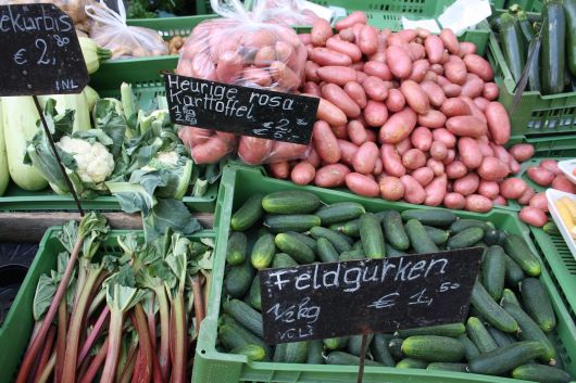 Wochenmarkt Oberschöneweide Rathenauplatz Berlin - Oberschöneweide