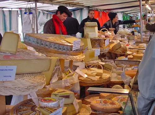 Wochenmarkt Dorfplatz in Kriens Kriens